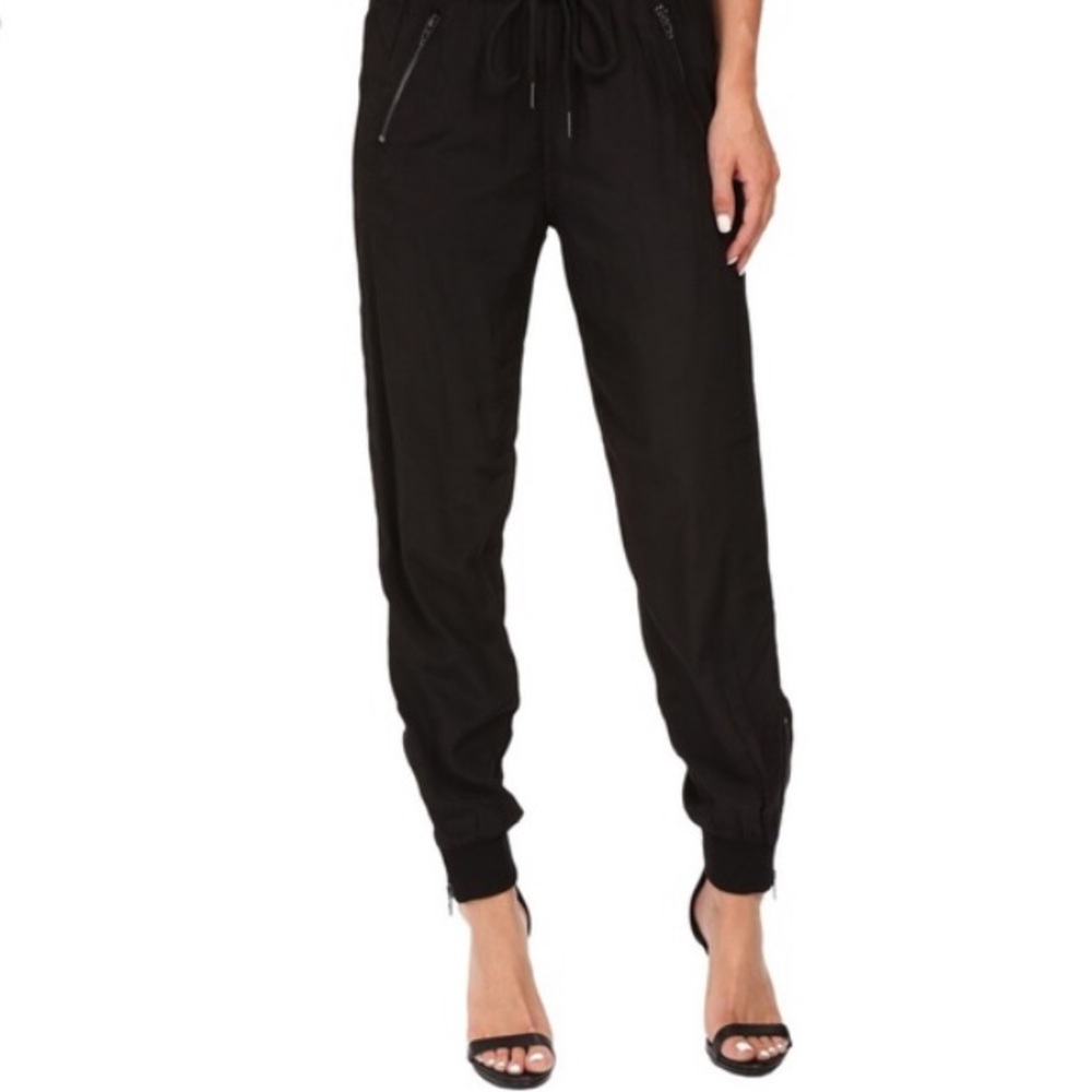 NWT Blank NYC formal Jogger Pant in Black